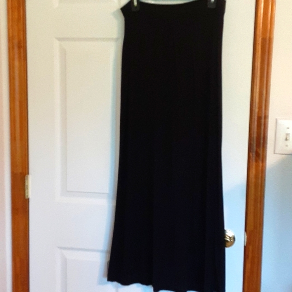 GUC- Black Daisy Fuentes Skirt